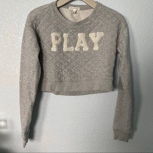 GREY QUILTED CROPPED SWEATER